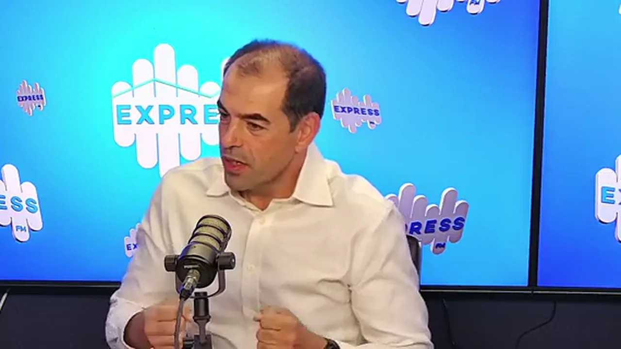 Hatem Hedrich au micro d'Express FM, sur le plateau de l'émission Eco Mag
